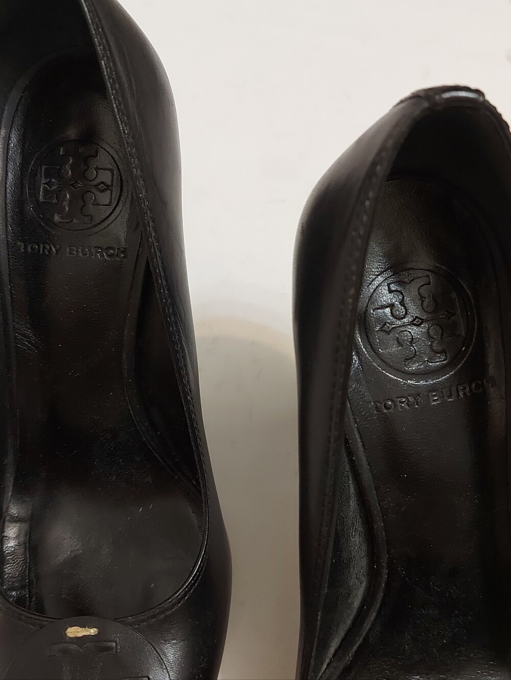 Tory Burch women’s leather shoes - Picture 3 of 9